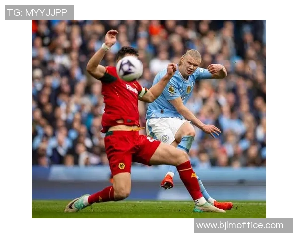 英超赛场上那些颜值与实力并存的英俊足球明星们