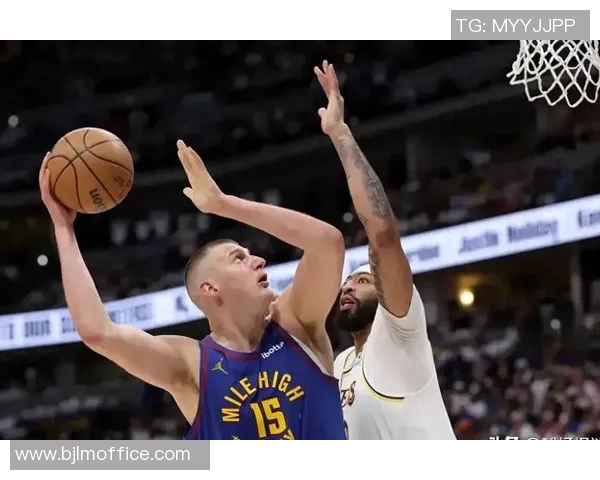 快船与小牛激战回顾球星对决与精彩瞬间全解析