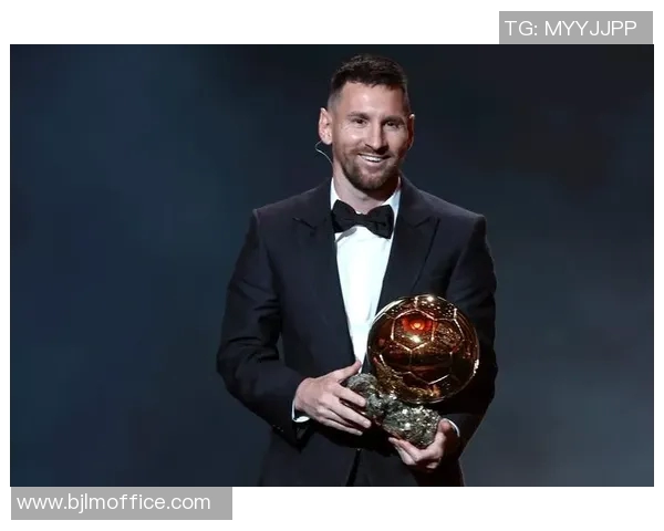 梅西助力巴黎逆转巴萨四比一晋级八强展现王者风范